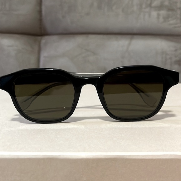 FENDI 53mm Rectangular Sunglasses In Black - Picture 6 of 7
